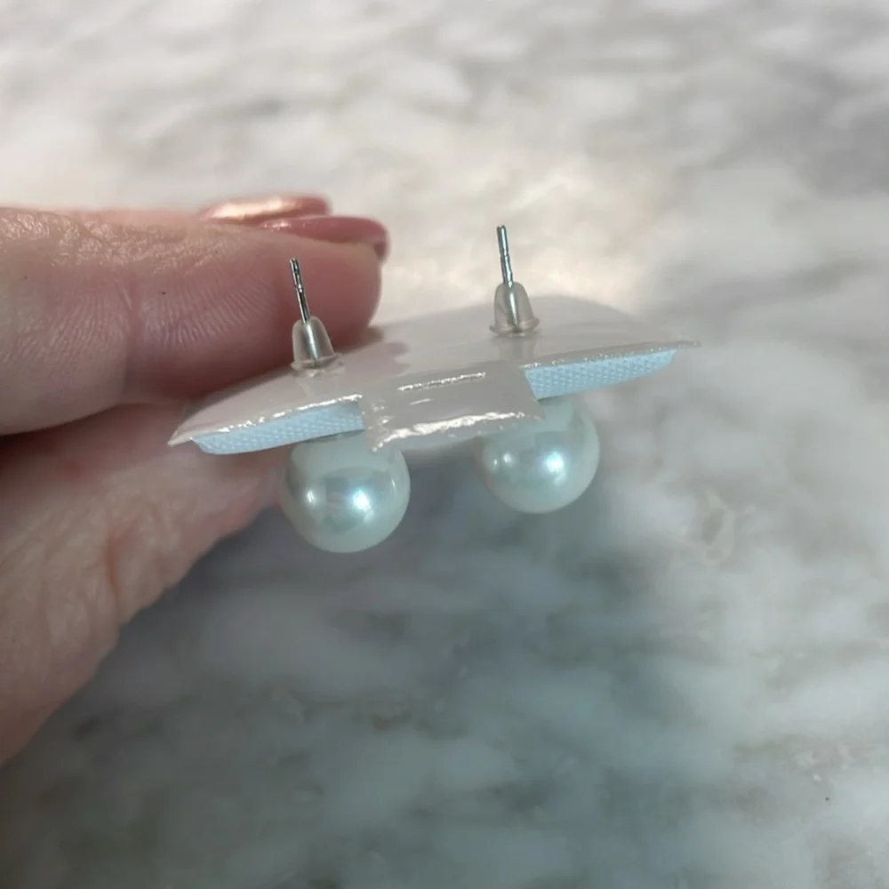 925 Sterling Large Pearl Studs - Picture 4 of 4